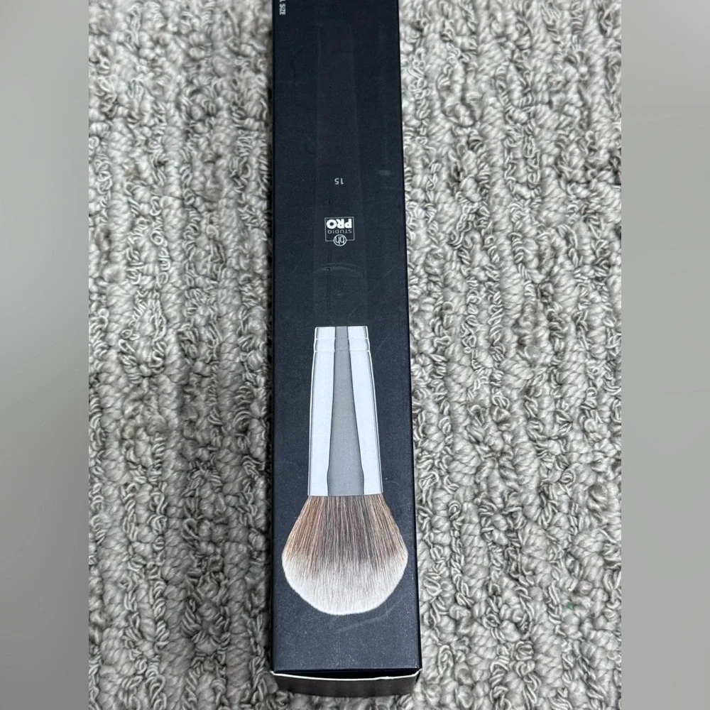 5 for $25 SALE 🎉 BH Cosmetics Studio Pro Tapered Powder Brush.